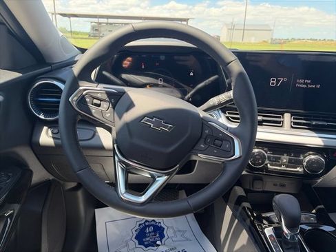 New 2026 Chevrolet Trax LT w/ Driver Confidence Package FWD image 16