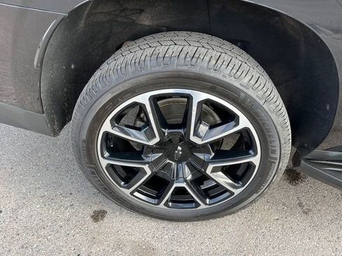 Used 2021 Chevrolet Suburban RST w/ Rear Media and Nav Package image 18