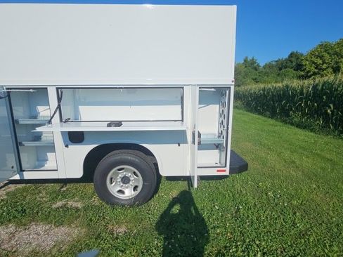 New 2025 Chevrolet Express 3500 Work Van w/ Power Convenience Package image 11