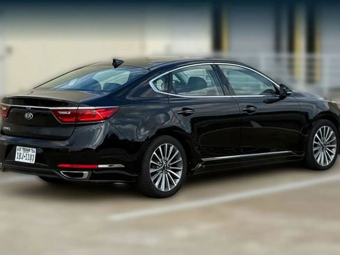 Used 2017 Kia Cadenza Premium image 8
