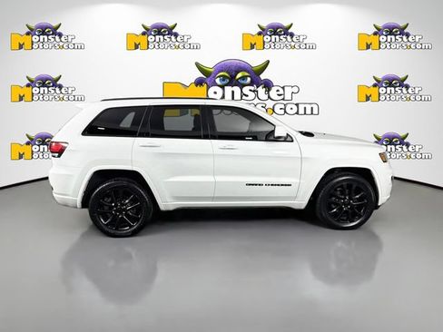 Used 2020 Jeep Grand Cherokee Altitude AWD/4WD image 4