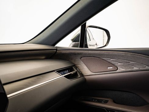 Certified 2025 Lexus RX 350 AWD image 31