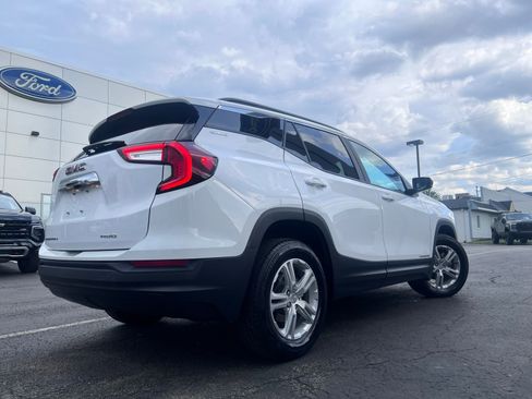 Used 2023 GMC Terrain SLE w/ Driver Convenience Package AWD/4WD image 16