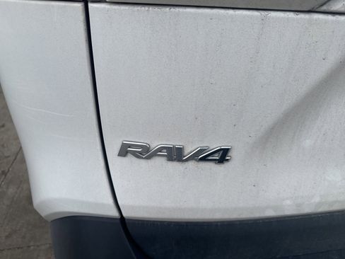 Used 2021 Toyota RAV4 XLE w/ Convenience Package AWD/4WD image 15