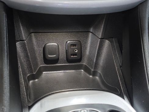Used 2017 Chevrolet Volt LT w/ Comfort Package FWD image 28