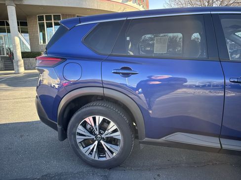 Used 2021 Nissan Rogue SV image 13