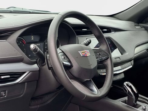 Used 2022 Cadillac XT4 Premium Luxury w/ Safety Alert Package image 8