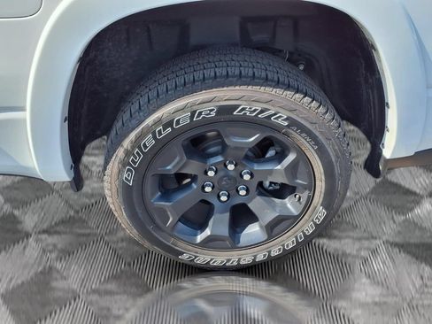 Used 2025 RAM 1500 Big Horn AWD/4WD image 23
