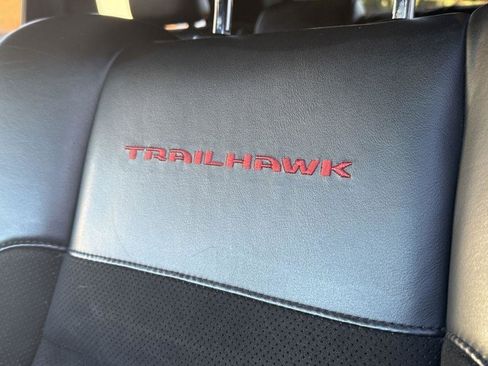 Used 2020 Jeep Grand Cherokee Trailhawk image 34