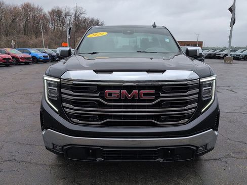 Used 2022 GMC Sierra 1500 SLT w/ SLT Premium Package image 3