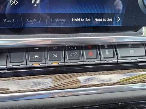 Used 2024 Chevrolet Silverado 1500 LT image 21