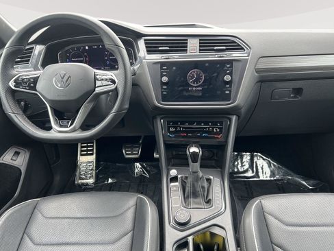 Used 2024 Volkswagen Tiguan SEL R-Line w/ MDO Package, Two-Row AWD/4WD image 15