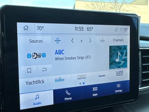 Used 2024 Ford Explorer XLT w/ Equipment Group 202A RWD image 29
