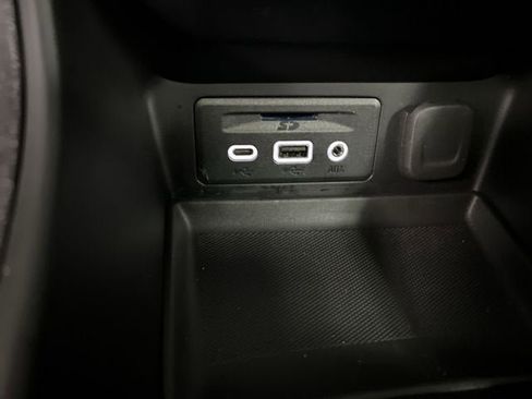 Certified 2024 GMC Terrain SLT w/ Tech Package AWD/4WD image 35