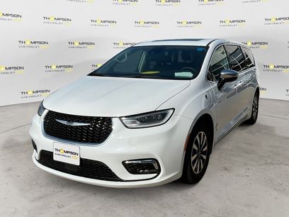 Used 2023 Chrysler Pacifica Limited