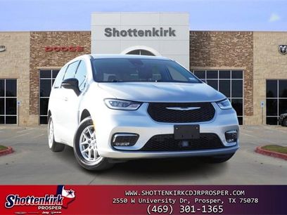 Used 2024 Chrysler Pacifica Touring-L