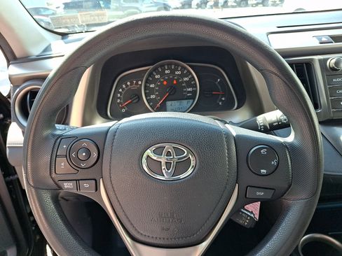 Used 2014 Toyota RAV4 LE FWD image 18