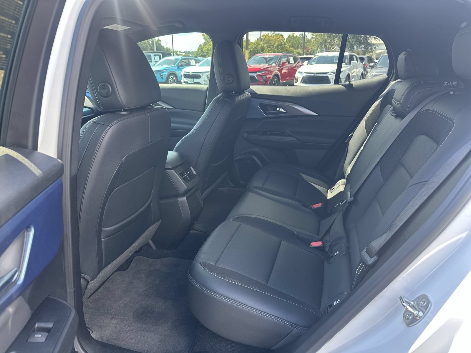Used 2024 Chevrolet Equinox EV LT w/ LPO, Active Package FWD image 31