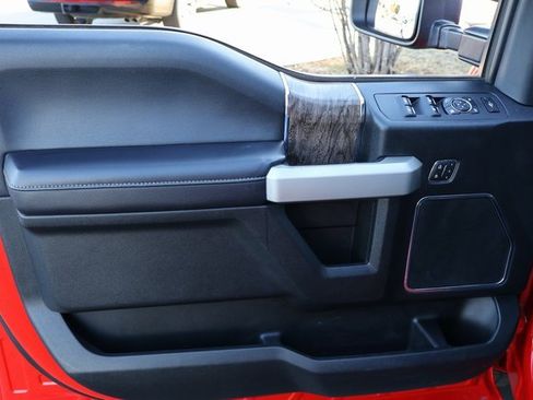 Used 2019 Ford F250 Lariat w/ Chrome Package image 28