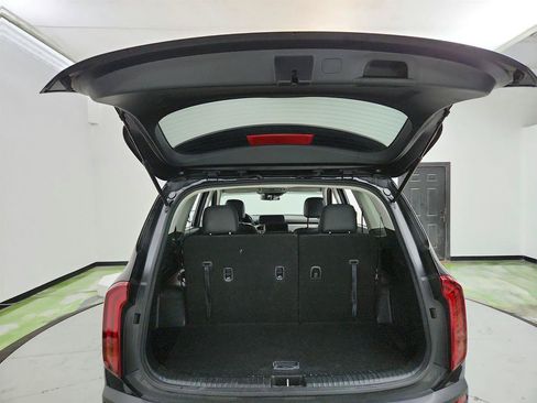 Used 2022 Kia Telluride LX FWD image 28