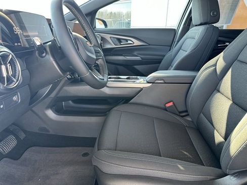 Certified 2025 Chevrolet Equinox EV LT w/ Comfort Package image 22