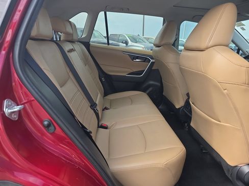 Used 2021 Toyota RAV4 XLE Premium AWD/4WD image 14