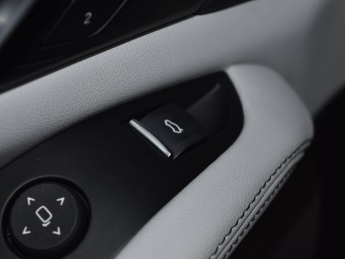 New 2026 BMW X5 xDrive40i w/ Executive Package image 6