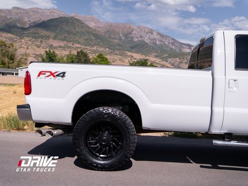 Used 2012 Ford F350 Lariat w/ Lariat Interior Pkg image 13