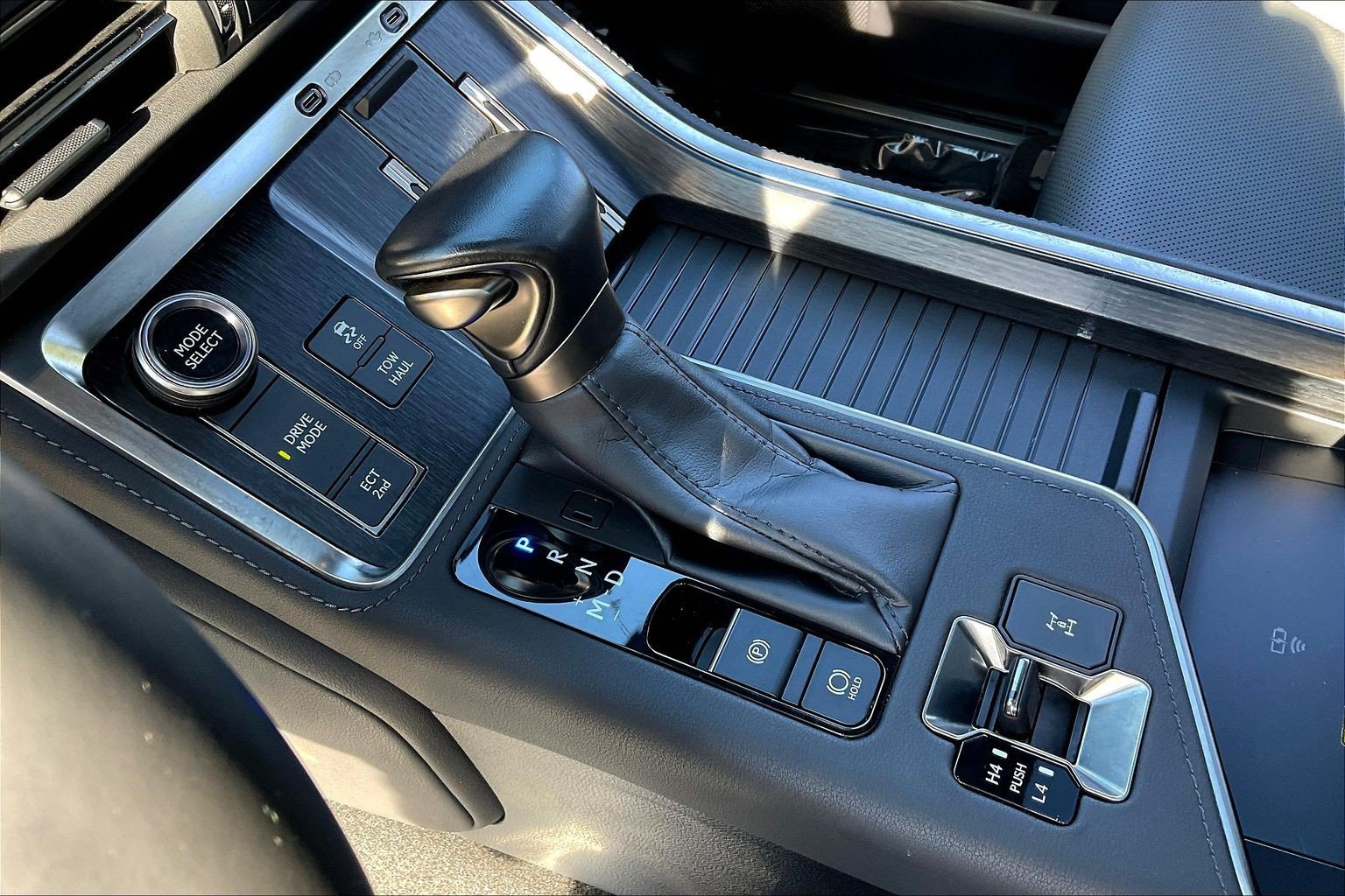 Used 2024 Lexus GX 550 w/ Accessory Package (Z1) AWD/4WD image 17