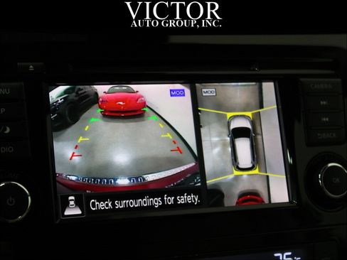 Used 2018 Nissan Rogue SL w/ Premium Package image 23