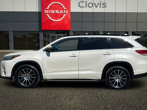 Used 2018 Toyota Highlander SE FWD image 6