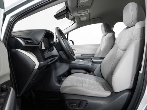 Used 2022 Toyota Sienna LE image 14