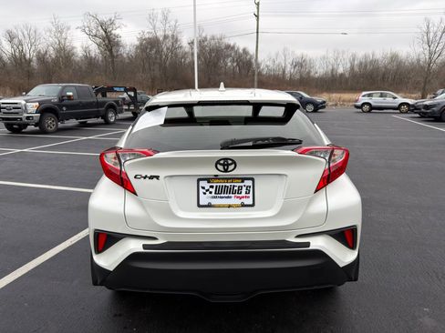 Used 2021 Toyota C-HR XLE image 5