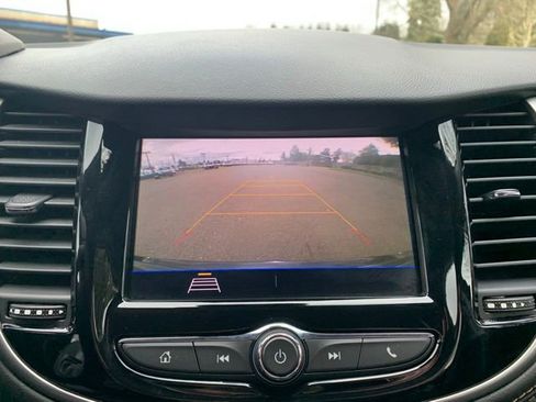 Used 2021 Chevrolet Trax LT w/ Driver Confidence Package image 16