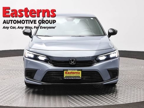 Used 2022 Honda Civic Sport image 2