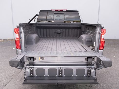 Used 2022 Chevrolet Silverado 1500 LTZ w/ Technology Package image 27