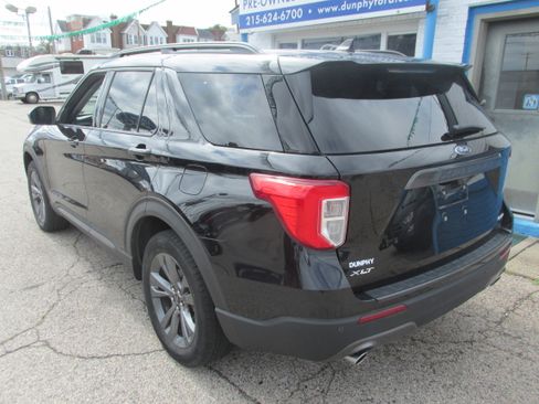 Used 2022 Ford Explorer XLT w/ Equipment Group 202A image 6