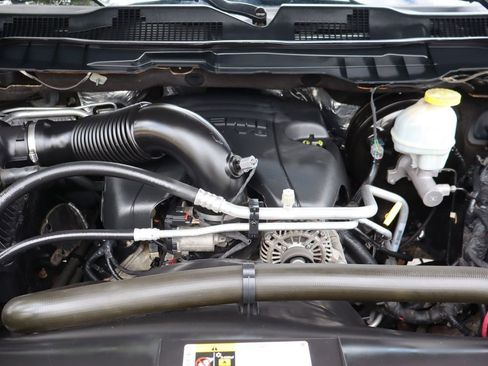 Used 2017 RAM 1500 Express w/ Express Value Package AWD/4WD image 38