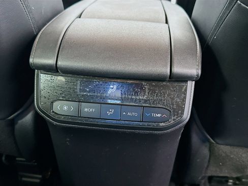Used 2021 Toyota Highlander XSE FWD image 24