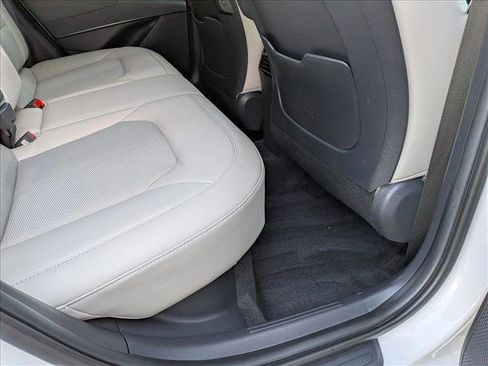 Used 2024 Kia Niro EX Touring FWD image 18