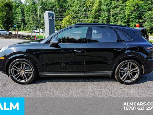 Used 2023 Porsche Cayenne S Platinum w/ Premium Package Plus AWD/4WD image 6