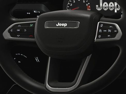 New 2025 Jeep Compass Limited image 25
