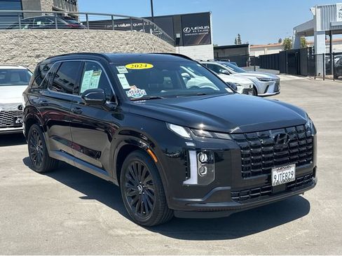 Used 2024 Hyundai Palisade Calligraphy AWD/4WD image 2