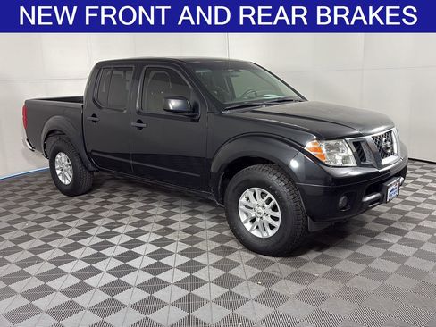 Used 2019 Nissan Frontier SV image 2