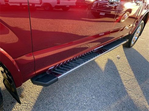 Used 2019 Ford F150 Lariat w/ Equipment Group 502A Luxury image 9