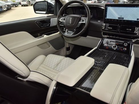 Certified 2023 Lincoln Navigator Black Label image 16