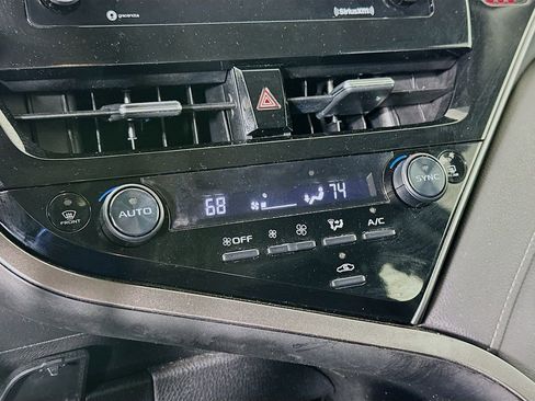 Used 2024 Toyota Camry LE image 21