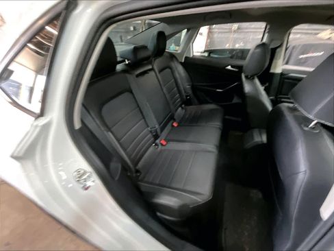 Used 2024 Volkswagen Jetta SE w/ Panoramic Sunroof Package FWD image 29