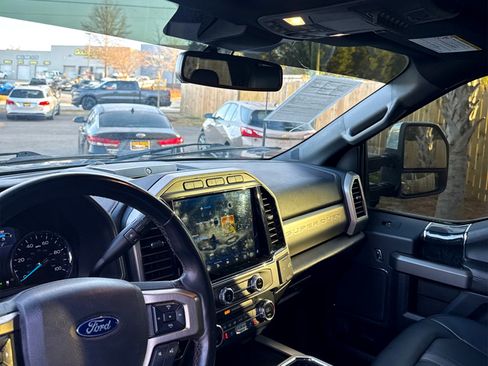 Used 2022 Ford F250 Platinum w/ FX4 Off-Road Package image 26