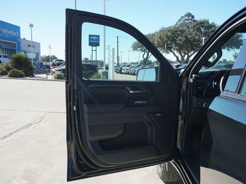 New 2026 GMC Sierra 1500 AT4 w/ Technology Package image 15